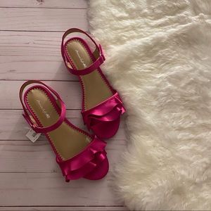 2 for $22 🤍 American Eagle pink shoes